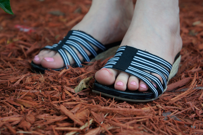 stripe-black-and-white-sandals