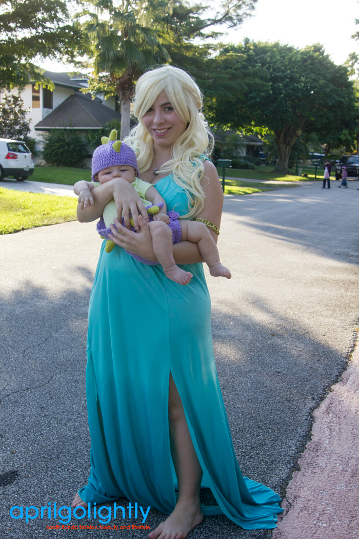 Daenerys Targaryen Mom and Baby costume