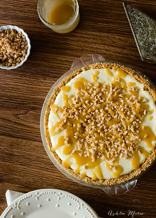 Easy Thanksgiving Dessert Recipes - Caramel toffee pie 