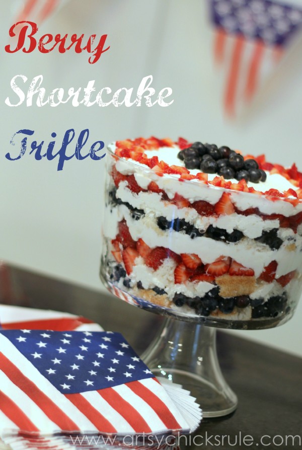 Berry-Shortcake-Trifle-Red-White-Blue-Dessert-artsychickrule.com-trifle-berry-dessert-recipe-patriotic-600x894