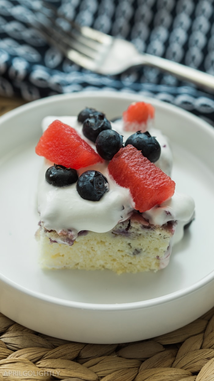 Bluberry Watermelon Poke Cake Recipe 