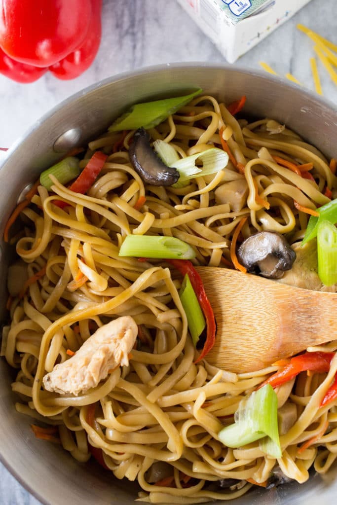 One-Pot Chicken Lo Mein Recipe - Simple and Easy to Make