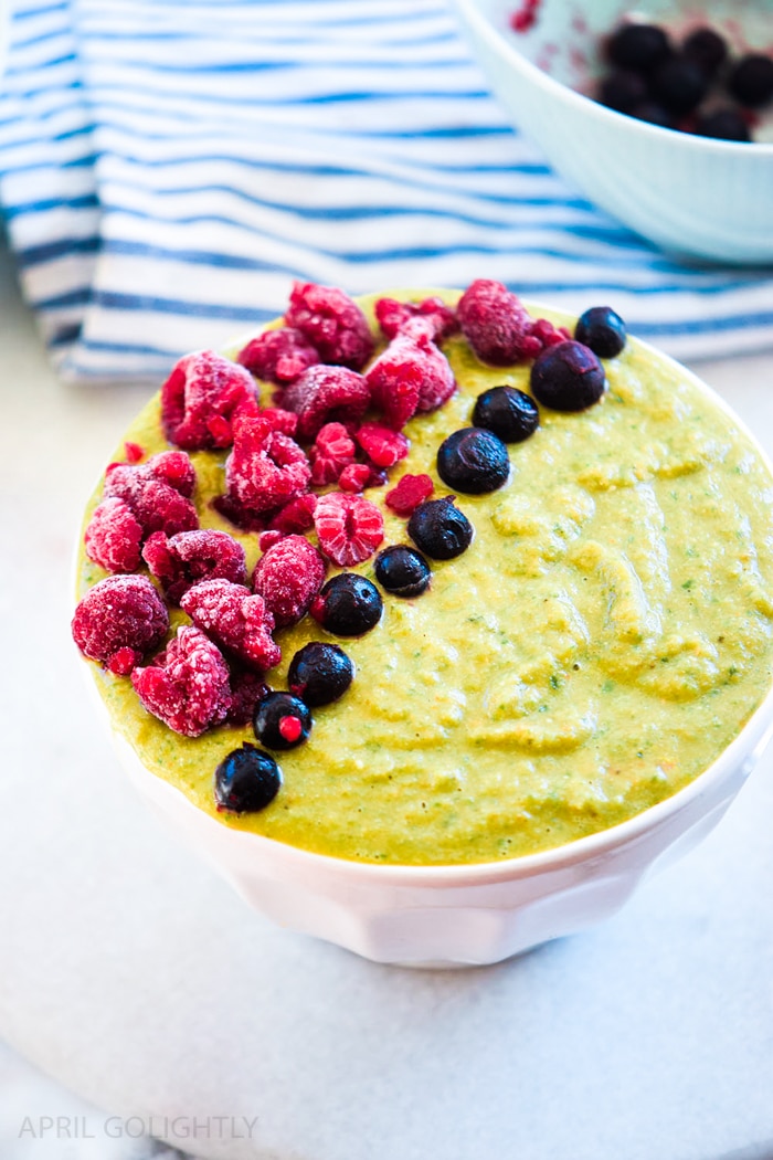 green-smoothie-bowl-2-of-9
