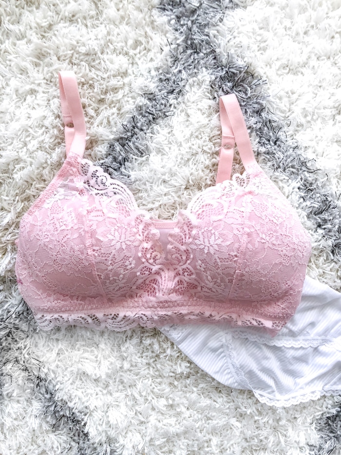 MY TOP DRAWER on X: Lingerie Lesson: Your bra should hug your body! We  always recommend a bra that fits on the loosest hook! Once it gradually  stretches, tighten it overtime to