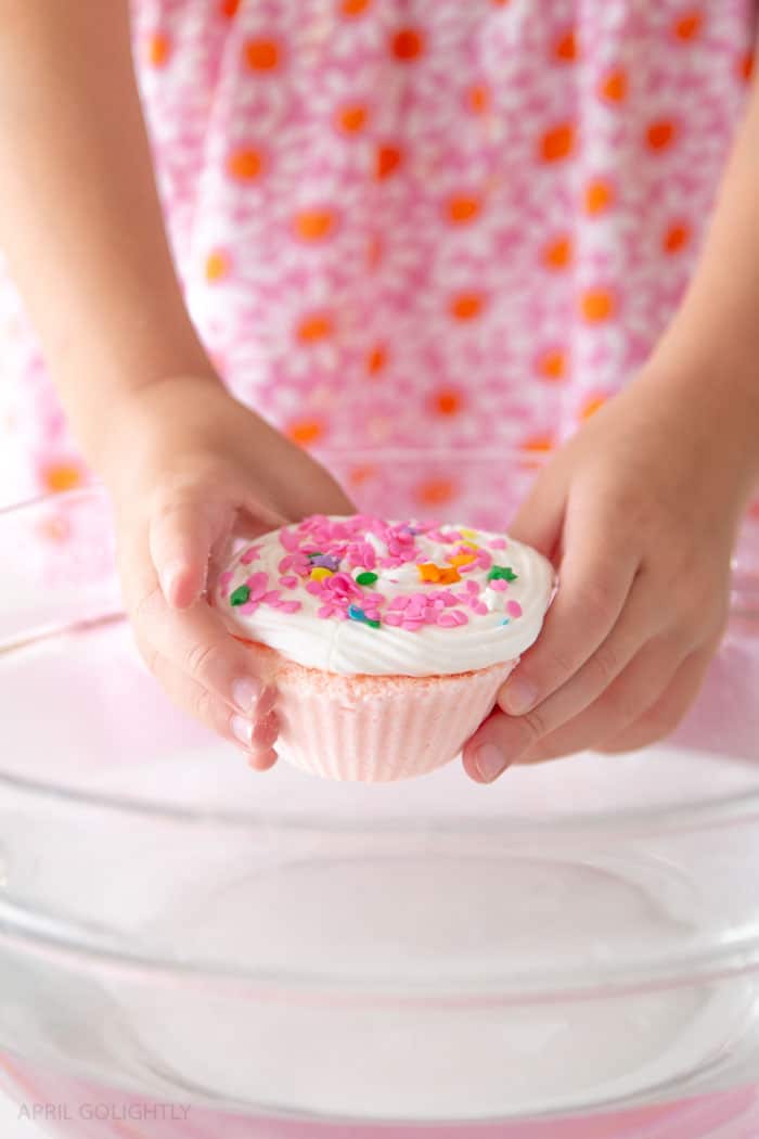 Do It Yourself Cupcake Bath Bombs inspired by I Can Read Books Level 1 - Pinkalicious and the Cupcake Calamaity for Kindergarteners learning to read.