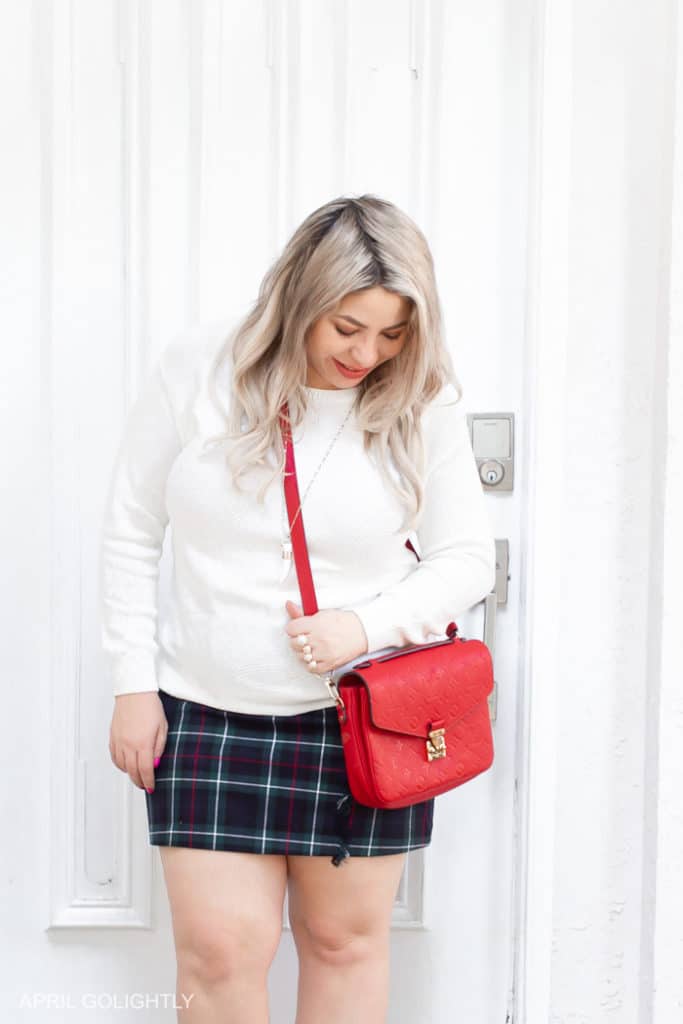 20 Red Bag Outfit Ideas: Put Your Best Face Forward