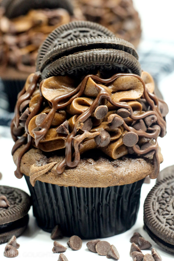 Dark Chocolate Oreo Cupcakes Recipe - April Golightly