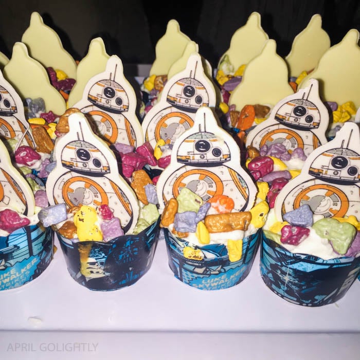 Star Wars Dessert Party cupcakes