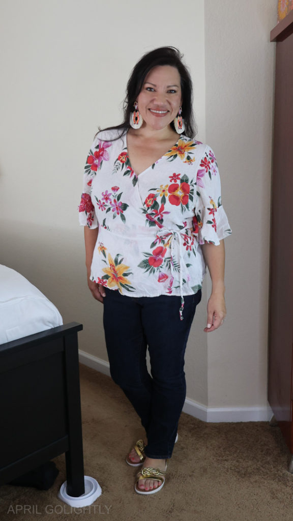 How to Dress an Apple Shape for Curvy Petites April Golightly